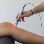 laser, therapy, on, a, knee